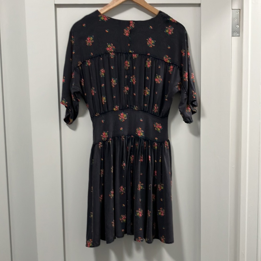NWT ASOS Casual Tea Dress in Ditsy Floral Size 0 - Picture 2 of 7